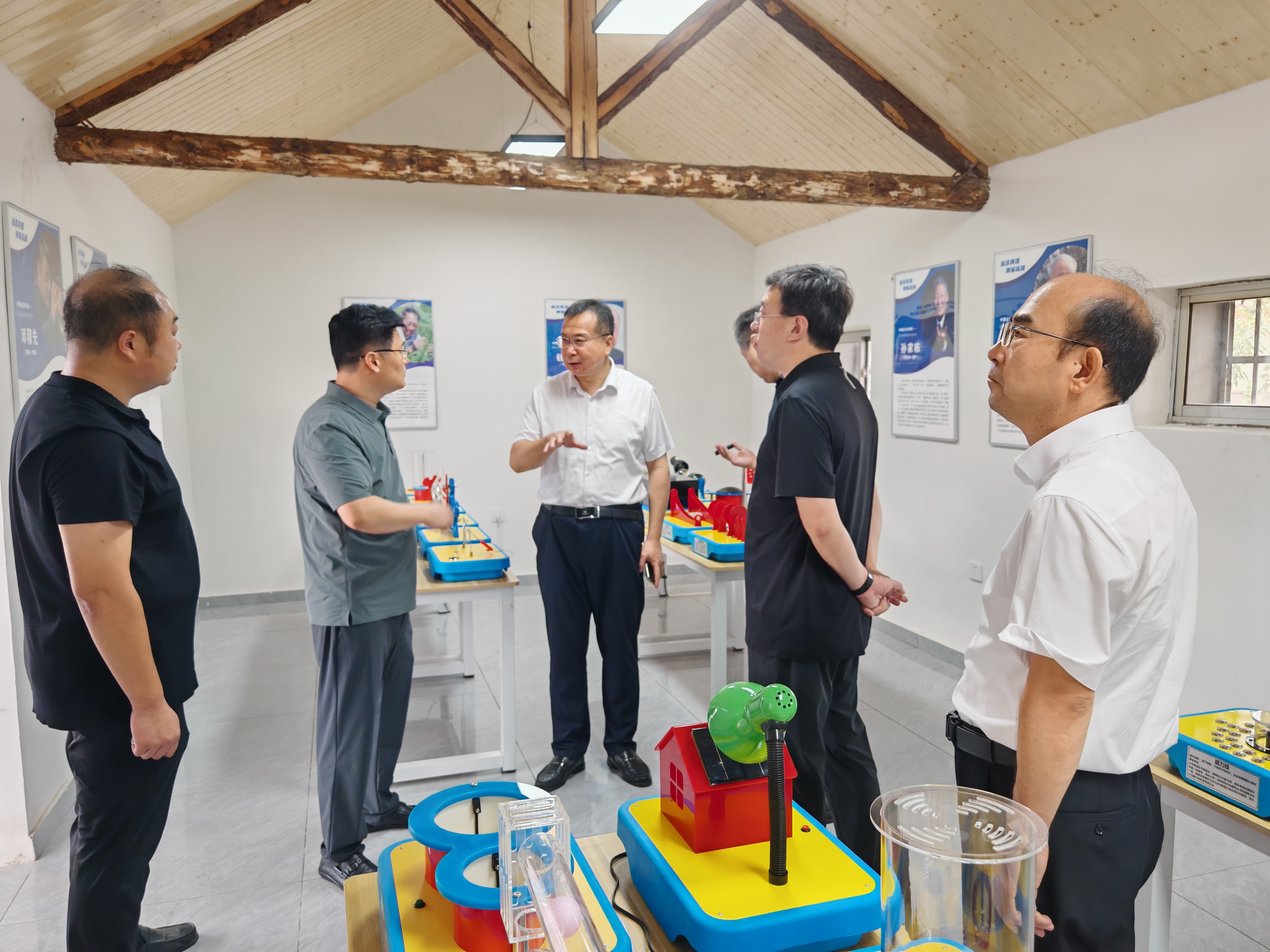 青岛市科协到莱西开展科技创新和科学普及专题调研
