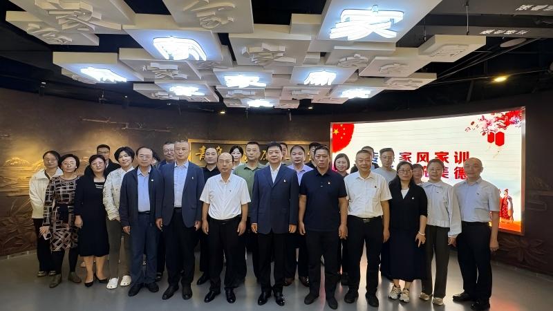 汲取清廉力量  共筑家庭防线
市科协组织参观清廉家风馆