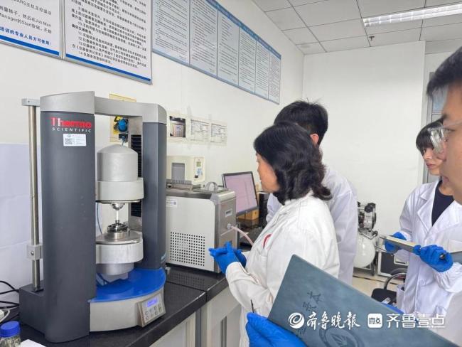 戴彩丽与地下石油的“它藏她追” 科技解锁油田潜能